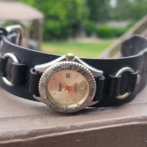 Vtg Genevex Large Leather Band Watch - Picture 1 of 4